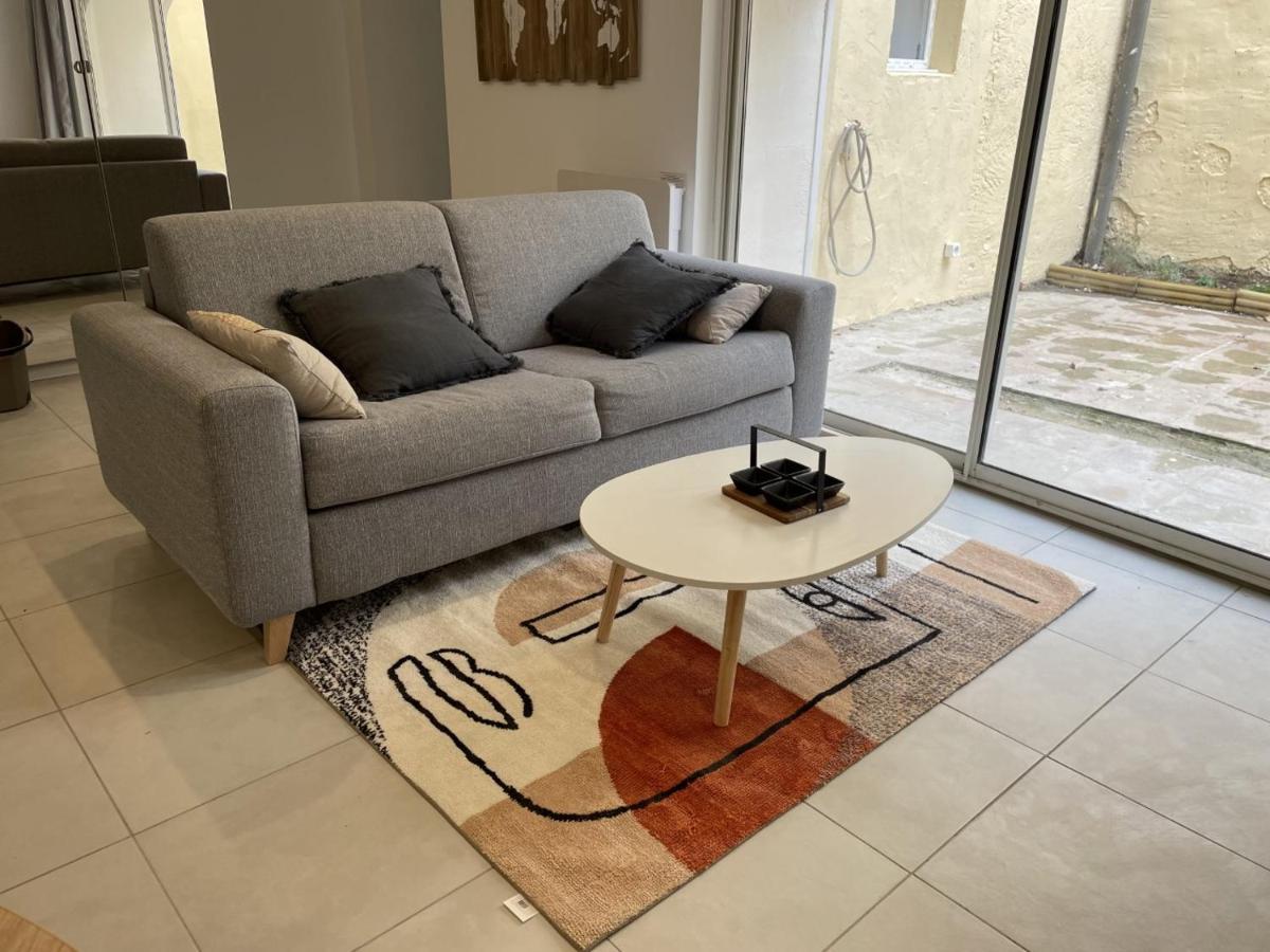 Appartement Climatise Avec Cour En Centre Ville Carpentras Ngoại thất bức ảnh