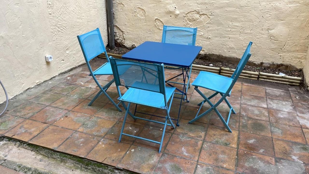 Appartement Climatise Avec Cour En Centre Ville Carpentras Ngoại thất bức ảnh