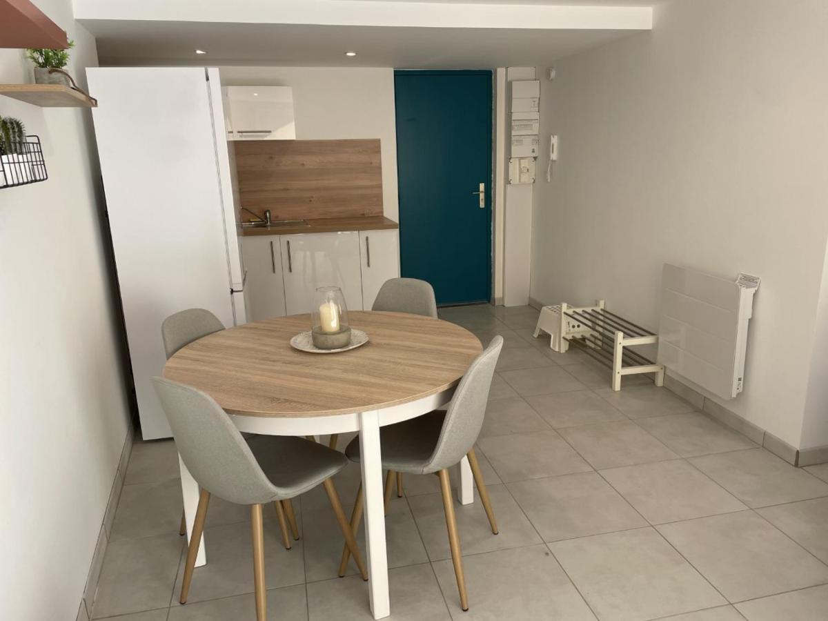 Appartement Climatise Avec Cour En Centre Ville Carpentras Ngoại thất bức ảnh
